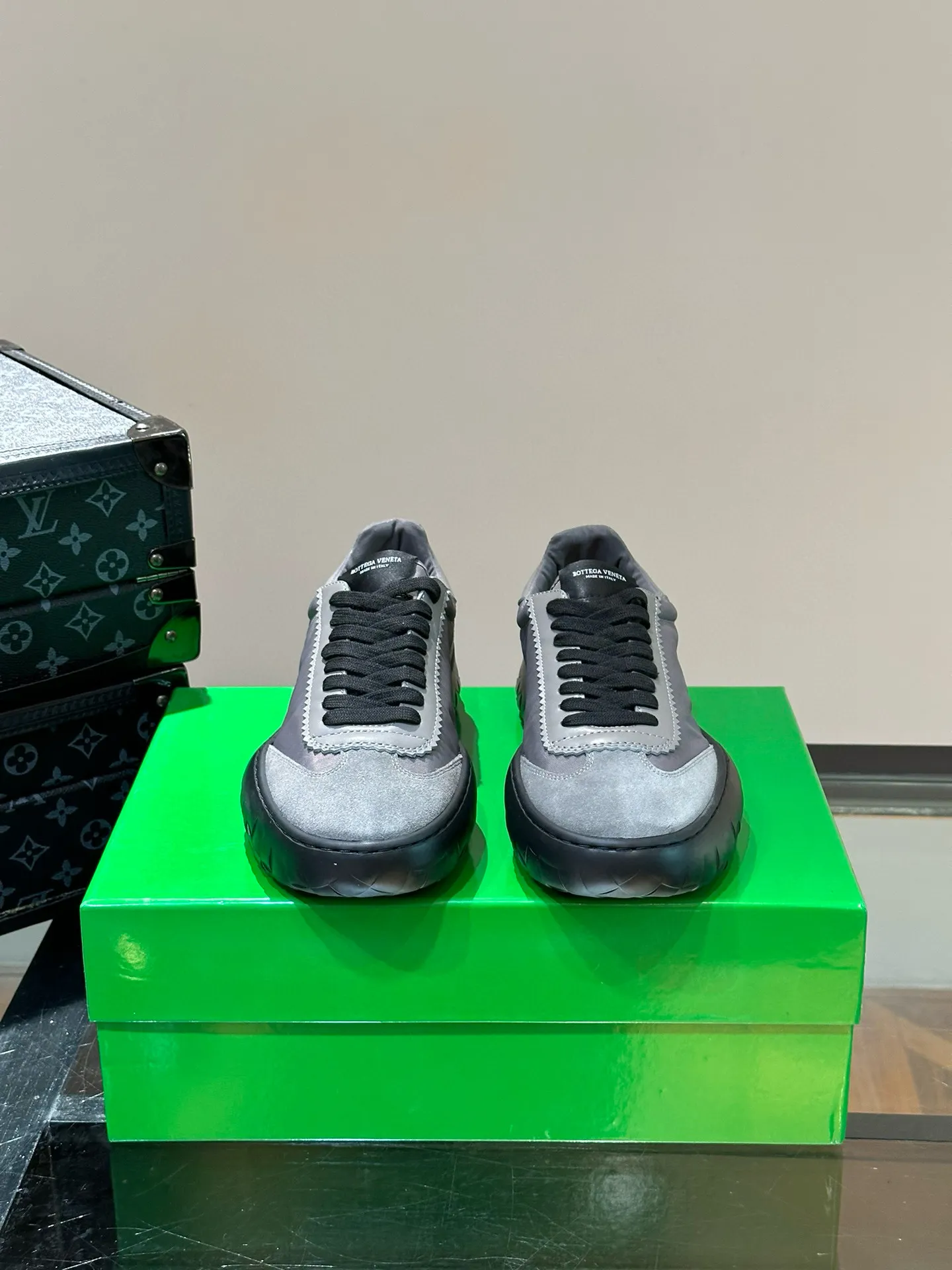 Factory price: 438💰BV/Bottega Veneta🆕New men's moral training sneakers, made of Sneaker technology nylon and suede, inspired by retro basketball shoes, a new interpretation of classic sneakers, a light, comfortable and breathable summer must-have item, the soles are made of classic woven texture, super recognizable, nylon suede stitching, full of texture! Size: 38-44, (45 customized)